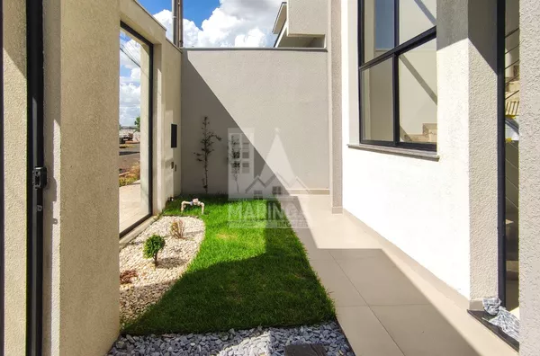 Sobrado para venda com 3 suítes, piscina, corredor lateral, no Jardim Tóquio em Maringá PR