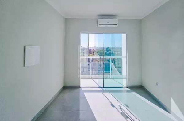 Sobrado com piscina, 3 quartos (1 suíte) no Ecovalley
