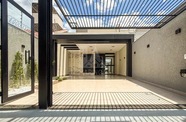 Casa com 3 quartos (1 suíte) no Jardim Alvorada em Maringá