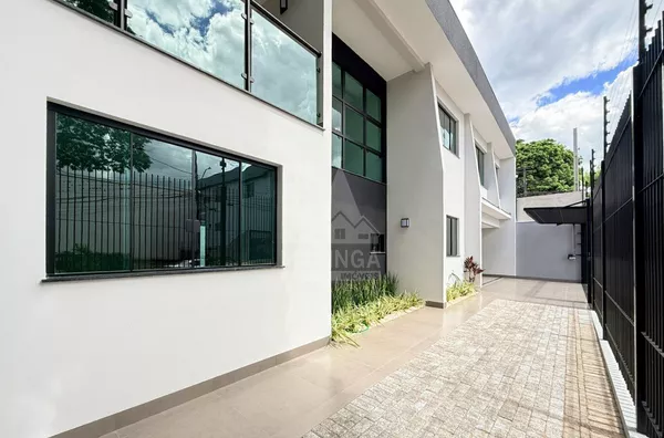 Sobrado 5 quartos (2 suítes com sacada) na Zona 06 em Maringá