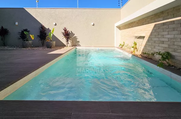 Casa a venda com piscina, 3 quartos (1 suíte) próx. Av. Mandacaru - Maringá Imóveis