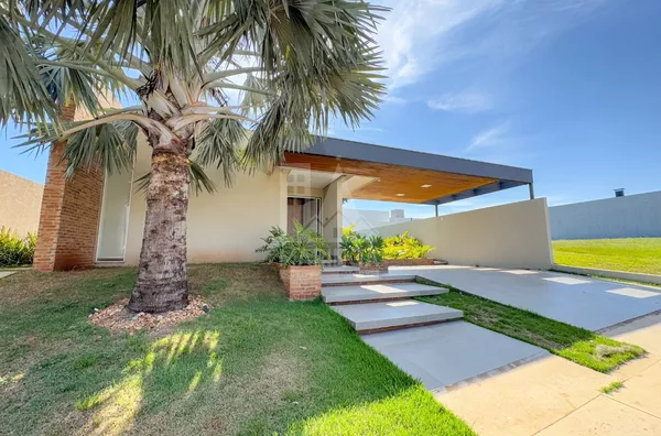 Casa mobiliada a venda no Porto Rico Resort, com 3 suítes,  piscina, churrasqueira, jardinagem, garagem para lancha