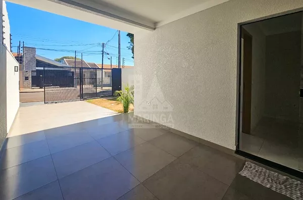 Garagem coberta da casa de 3 quartos (1 suíte) Parque Hortência