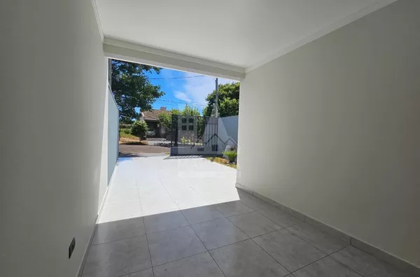 Casa NOVA a venda, 3 quartos sendo 1 suíte, Jardim Três Lagoas, Maringá PR - MCMV