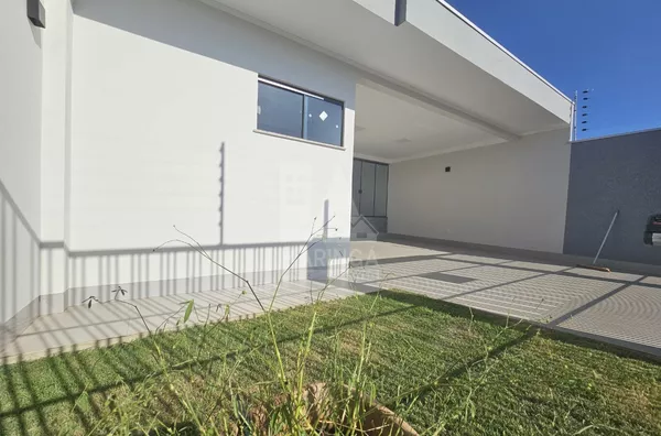 Casa para venda, com Piscina, 3 quarto sendo 2 suítes, Jardim Munique, Maringá PR