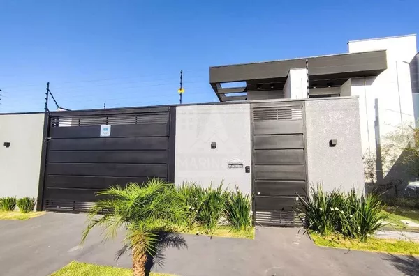 Casa venda Maringá, 3 quartos, suíte, closet, espaço gourmet, 3 vagas, corredor lateral, Jd Munique