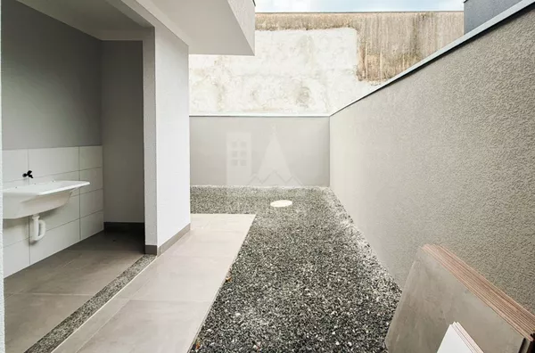 Casa nova 3 quartos (1 suíte) no Conjunto Requião em Maringá