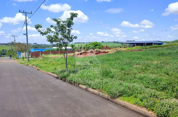 Terreno venda condomínio fechado, área de lazer, aprovado para energia solar, estuda permuta veículo