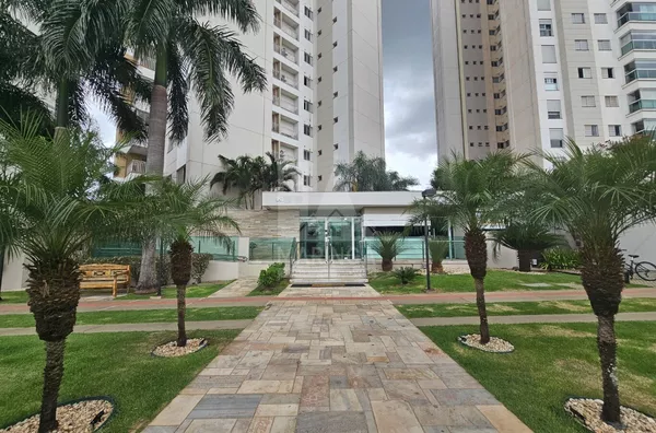 Apartamento para venda com sacada e 3 quartos sendo 1 suíte,  Zona 08, Maringá PR