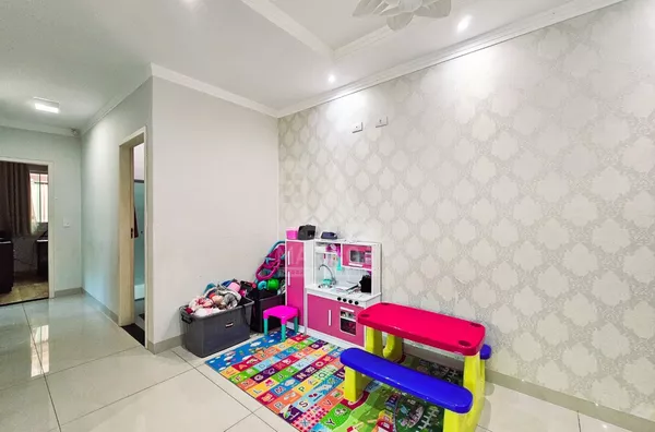 Casa a venda de 3 quartos (1 suíte) Pq. Residencial Tuiuti