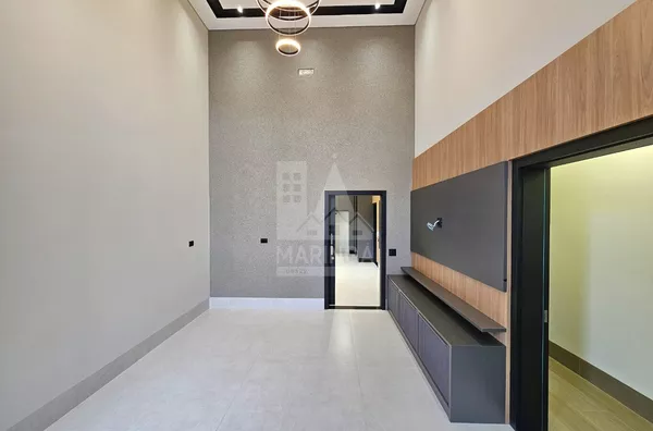 Casa NOVA SEMI-MOBILIADA a venda, 3 suítes, Piscina Aquecida, Jd. Paris III, Maringá PR