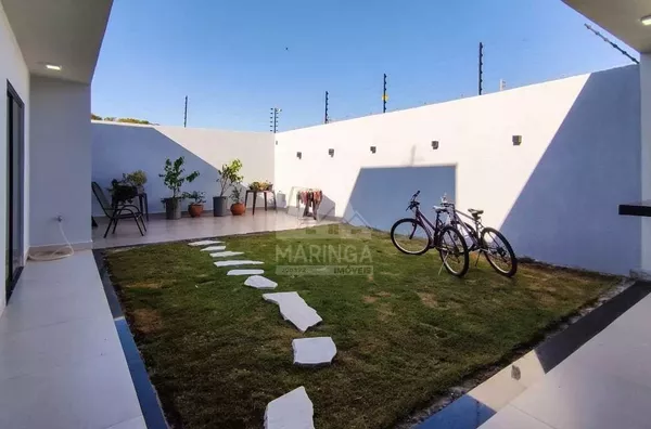 Casa venda Maringá, 3 quartos, suíte, closet, espaço gourmet, 3 vagas, corredor lateral, Jd Munique