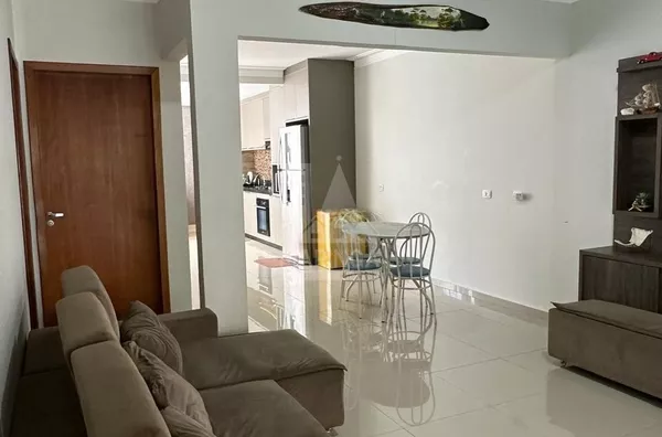 Casa para venda, 3 quartos sendo 1 suíte, com móveis planejados,  Jardim Paulista, Maringá