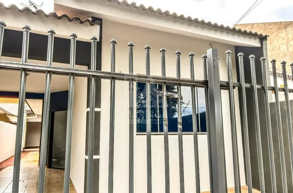 Casa para venda, 3 quartos, recém - reformada, com edícula, Jardim Paulista, Maringá