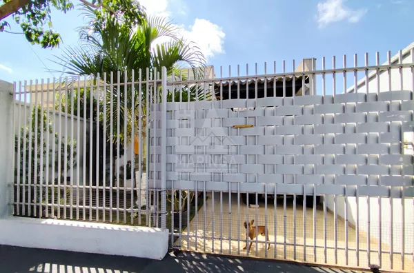 Frente da casa à venda com 2 quartos (1 suíte) Ecovalley