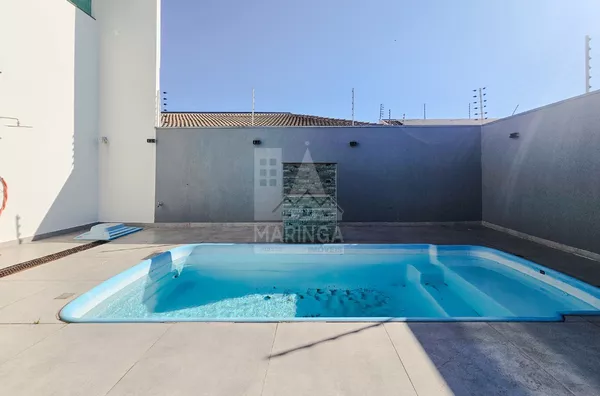 Sobrado com piscina, 3 quartos (1 suíte) no Ecovalley