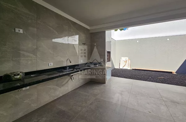 Casa a poucos metros da Mandacaru, 3 quartos, Jd. Tropical