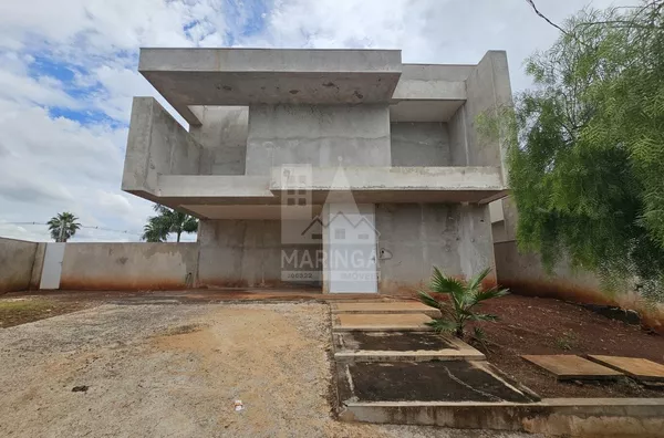 Sobrado a venda condomínio Green Park, 3 suítes e piscina, Permuta Maringá PR