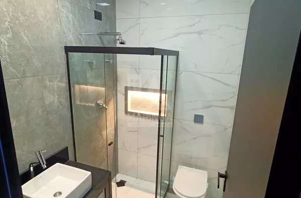 Casa à venda com piscina no Recanto dos Magnatas em Maringá