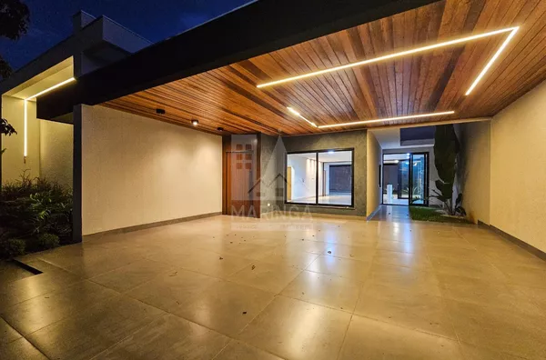 Casa moderna de 3 suítes e piscina no Pq. Avenida