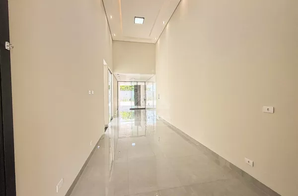 Casa com 3 quartos (1 suíte) no Jardim Alvorada em Maringá