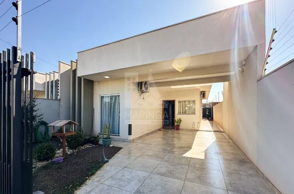 Casa venda com 3 quartos, piscina, Móveis, jd arezzo em Maringá