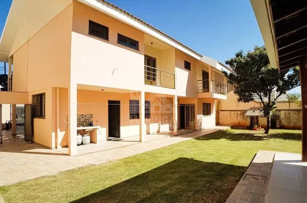 Sobrado amplo venda Maringá, 3 suítes, edícula com churrasqueira, terreno grande,  bem localizado Zona 08