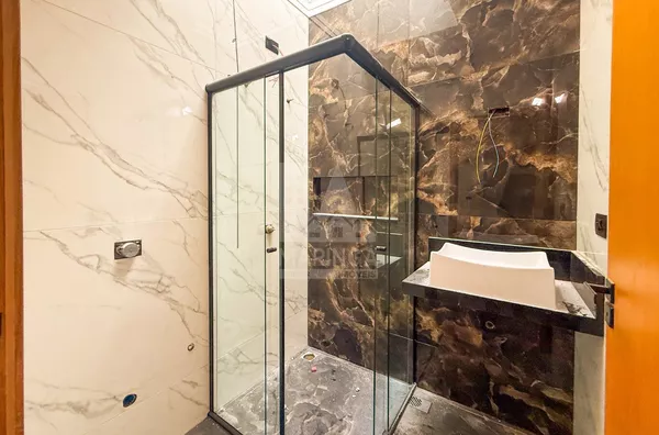 Banheiro social da casa à venda com 3 quartos (1 suíte) Jardim Alvorada