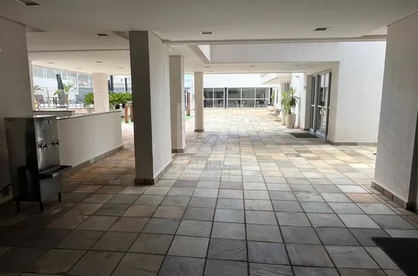 acesso hall Apartamento MOBILIADO a venda, 3 quartos (1 suíte) Vila Cleópatra, Maringá PR - Edifício Solar do Bosque