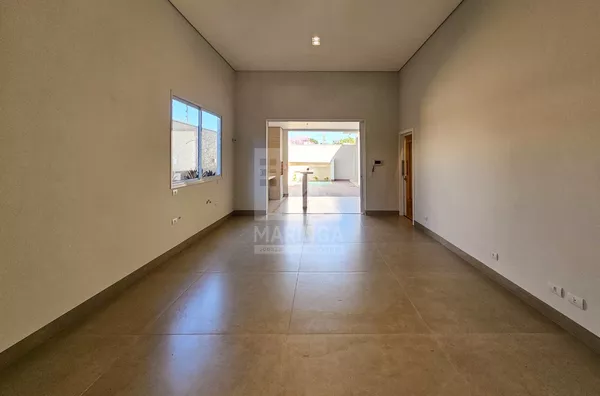 Casa a venda com piscina, 3 quartos (1 suíte) próx. Av. Mandacaru - Maringá Imóveis