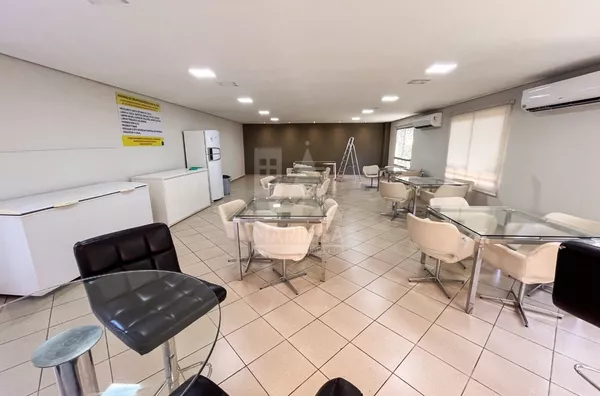 Apartamento no Spazio Merlot com 2 quartos (1 suíte) Vila Bosque - Maringá