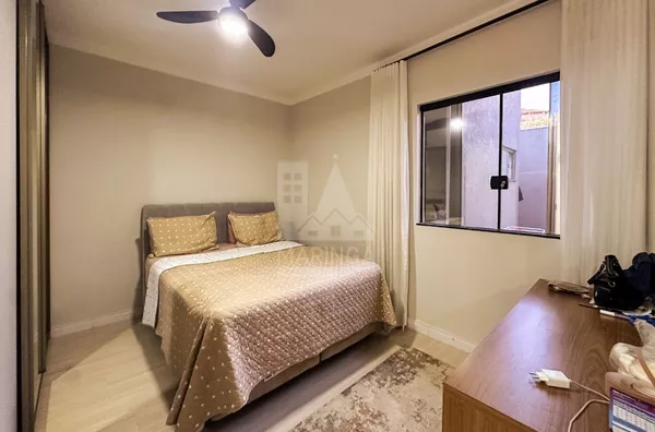 Suíte da casa semi mobiliada com 3 quartos na região do Cidade Alta em Maringá