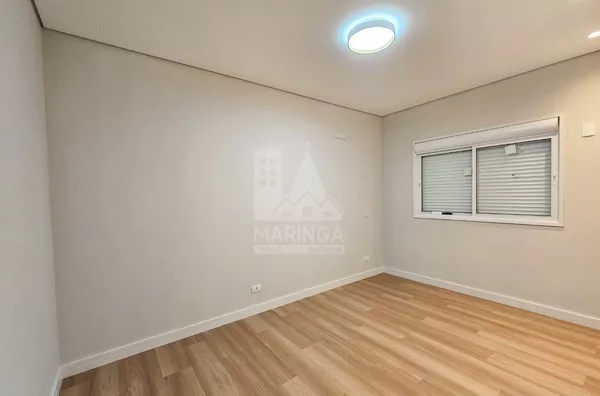 Casa a venda com piscina, 3 quartos (1 suíte) próx. Av. Mandacaru - Maringá Imóveis