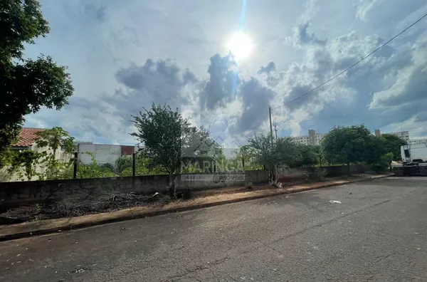 TERRENO COMERCIAL DE ESQUINA A VENDA RESIDENCIAL REGENNTE  EM MARINGA
