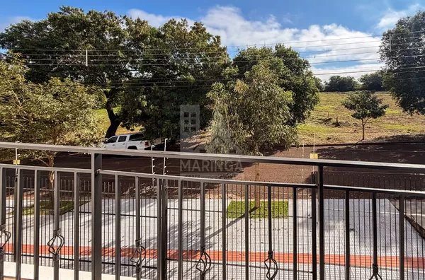 Sobrado de alto padrão de 4 quartos no Jardim Iguaçu em Maringá