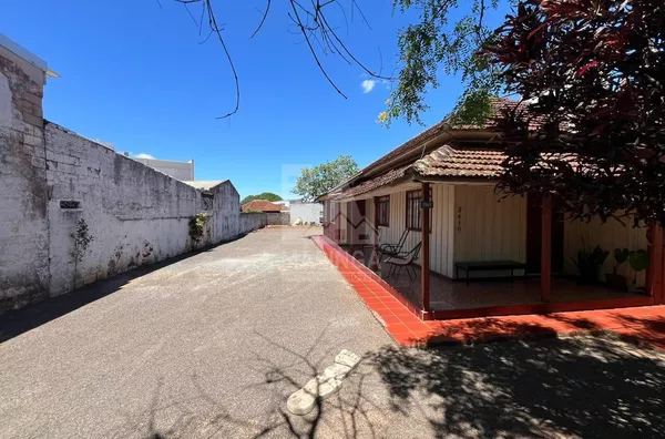 Terreno para venda na Avenida Laguna com 600m², Zona 03, Maringá