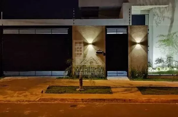 Casa venda Maringá, 3 quartos, suíte, closet, espaço gourmet, 3 vagas, corredor lateral, Jd Munique