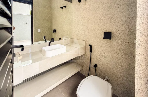 Lavabo da casa com 3 quartos (1 suíte) no Jardim Alvorada em Maringá