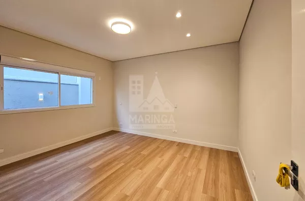 Casa a venda com piscina, 3 quartos (1 suíte) próx. Av. Mandacaru - Maringá Imóveis