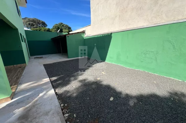 Sobrado para venda residencial ou comercial, 4 quartos 1 suíte, Zona 07, Maringá