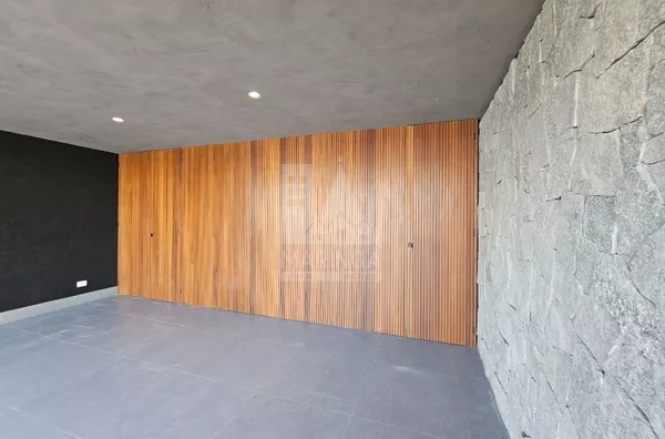 Casa no Condomínio OURO VERDE a venda, 3 suítes (sendo 1 máster), Piscina, Sarandi PR