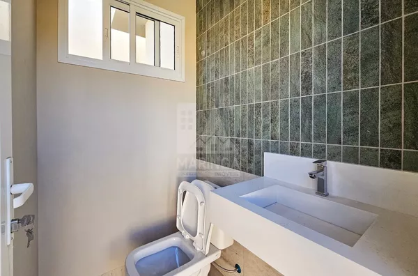 Casa a venda com piscina, 3 quartos (1 suíte) próx. Av. Mandacaru - Maringá Imóveis