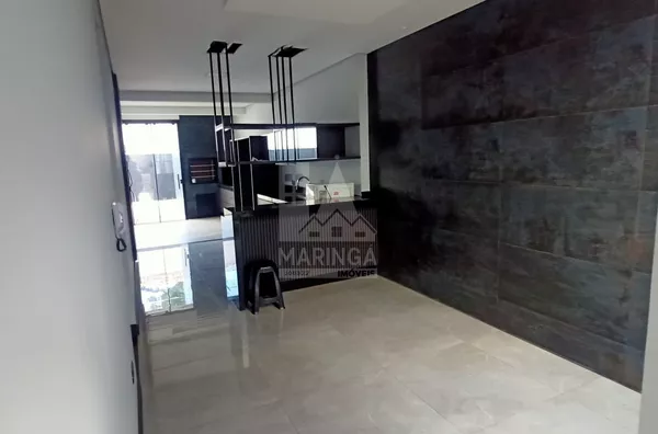 Casa à venda com piscina no Recanto dos Magnatas em Maringá