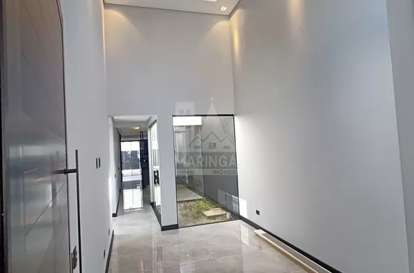 Casa à venda com piscina no Recanto dos Magnatas em Maringá