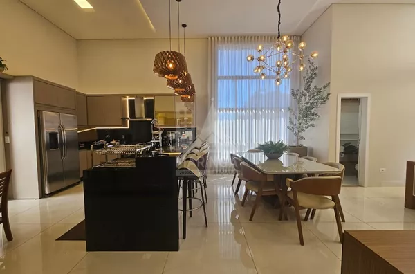 Casa MOBILIADA venda, PISCINA a venda, 3 suítes, Jardim Botânico, Maringá PR