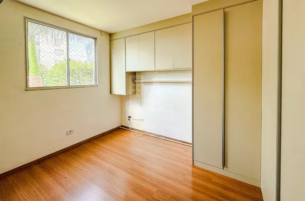 Apê no Spazio Muscat, 3 quartos (1 suíte), sacada, próx. Pq. do Ingá