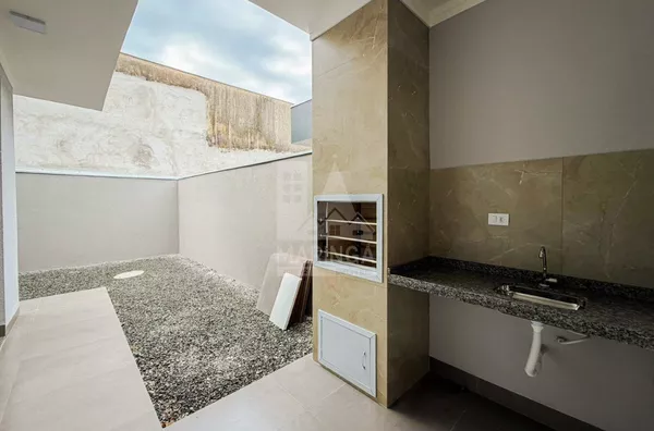 Casa nova 3 quartos (1 suíte) no Conjunto Requião em Maringá