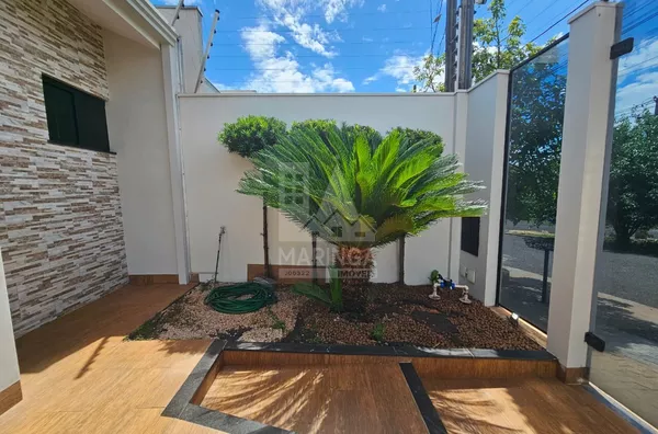 Casa SEMI MOBILIADA com energia solar a venda, 2 quartos sendo 1 suíte, Jardim Tropical, Maringá PR