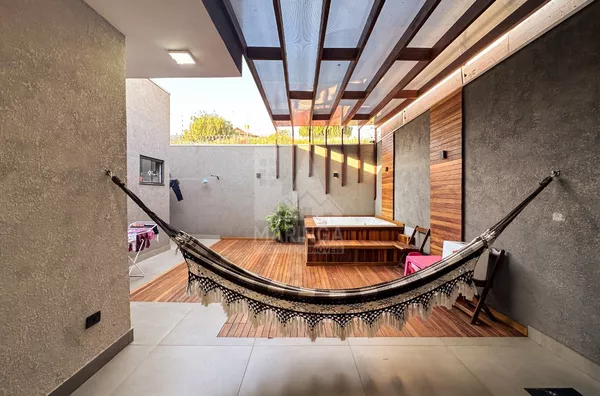 Externa da casa semi mobiliada com 3 quartos na região do Cidade Alta em Maringá