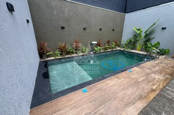 Casa de Alto Padrão à venda em Maringá, 3 suítes e piscina aquecida, Zona 06, Maringá